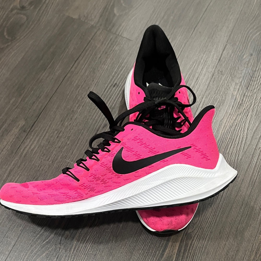 Nike Zoom Women's Athletic Shoes in Pink and Black